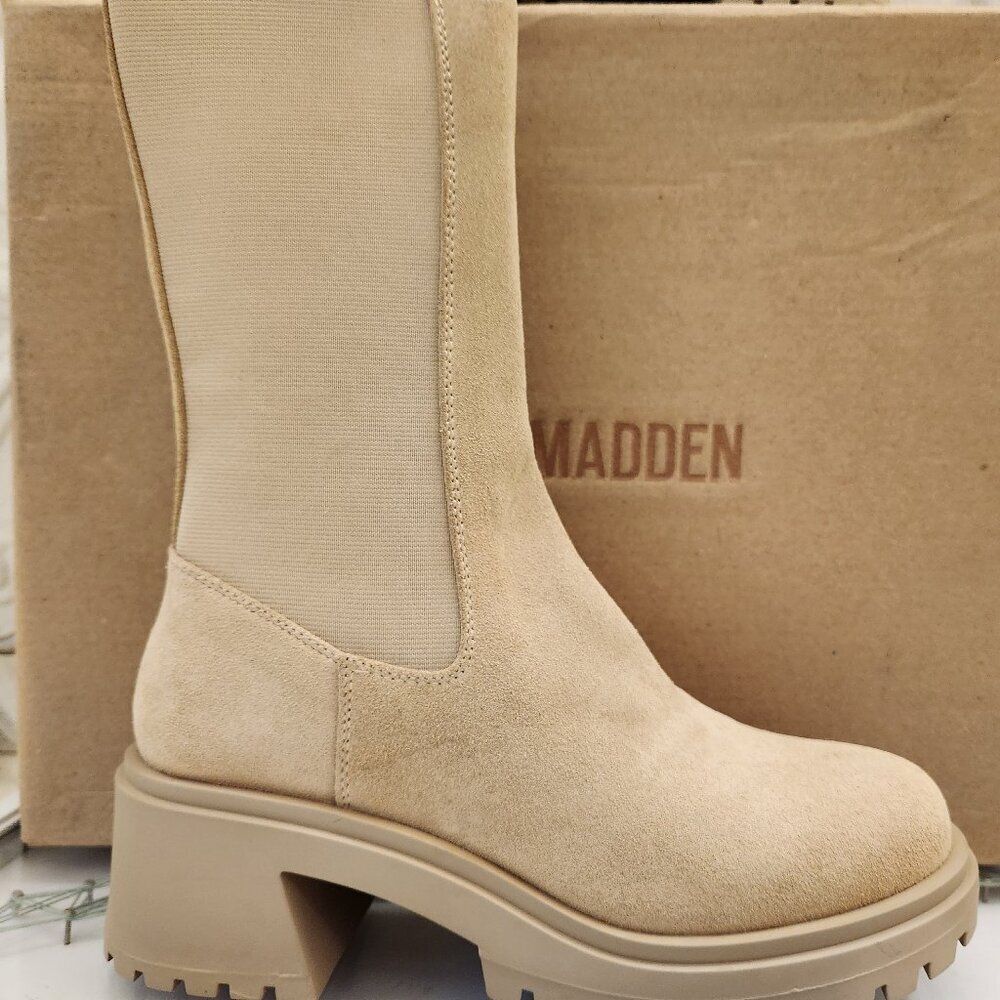 Steve Madden Women’s Hesitant Boot Sand Suede NIB. Size 9.5